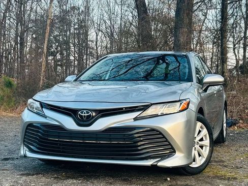 Used 2019 Toyota Camry LE image 77