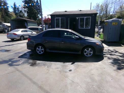 Used 2011 Toyota Corolla S image 4