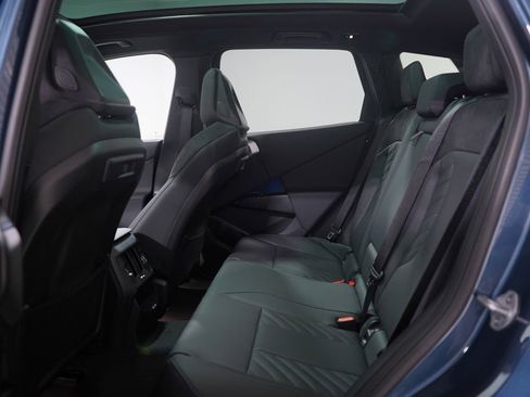 Used 2025 BMW X3 M50 w/ Premium Package image 9