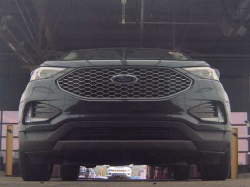 Used 2023 Ford Edge SEL w/ Convenience Package AWD/4WD image 3