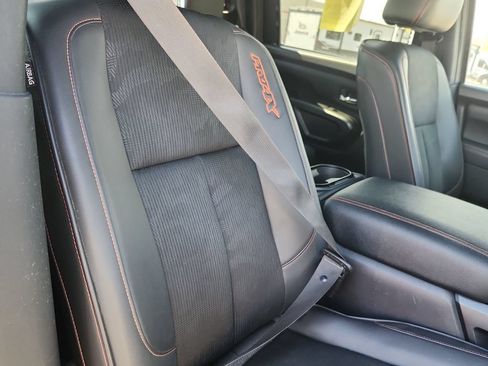 Used 2021 Nissan Titan PRO-4X w/ Pro-4x Utility Package AWD/4WD image 16
