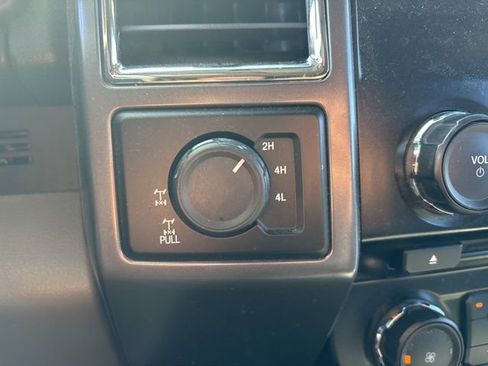 Used 2015 Ford F150 XLT image 31