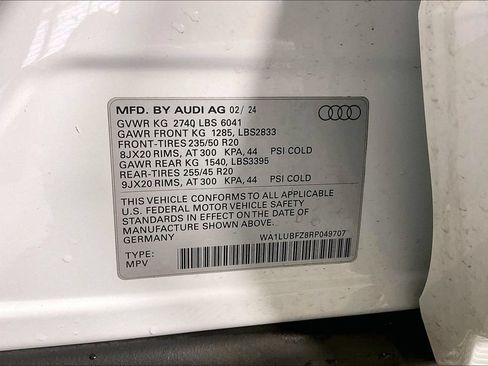 Used 2024 Audi Q4 e-tron Premium Plus w/ Premium Plus AWD/4WD image 33