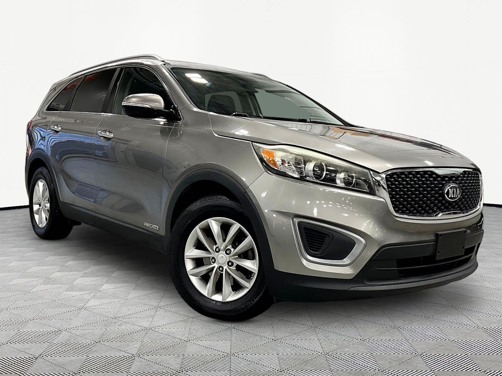 Used 2016 Kia Sorento LX AWD/4WD image 3