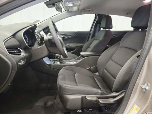 Used 2025 Chevrolet Malibu LT FWD image 8