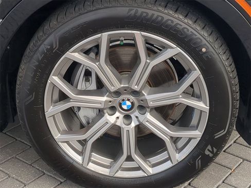 Certified 2023 BMW X7 xDrive40i w/ Premium Package image 12