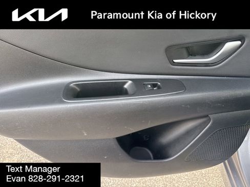 Used 2023 Hyundai Elantra SEL w/ Convenience Package image 12