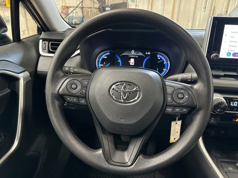Certified 2025 Toyota RAV4 LE AWD/4WD image 19