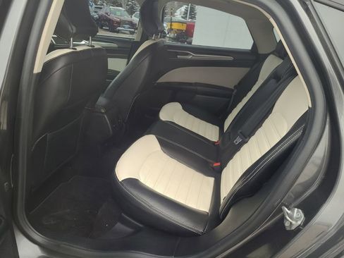 Used 2019 Ford Fusion SE w/ Equipment Group 151A image 17