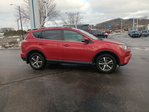 Used 2017 Toyota RAV4 XLE image 4