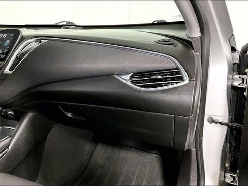 Used 2017 Chevrolet Malibu LT w/ Driver Confidence Package image 14