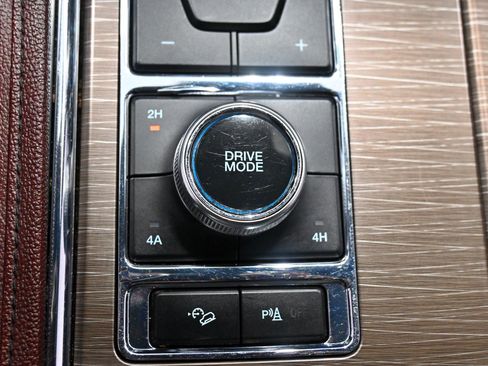 Used 2022 Ford Expedition Max Limited AWD/4WD image 24