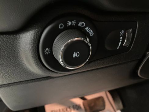 Used 2021 Dodge Durango SXT image 23