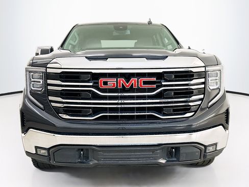 Used 2025 GMC Sierra 1500 SLT image 2