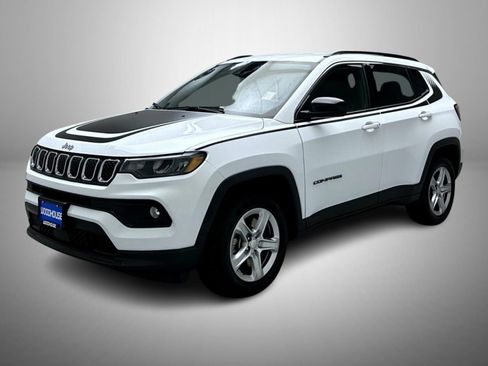 Used 2023 Jeep Compass Latitude w/ Mopar Graphics Package AWD/4WD image 1