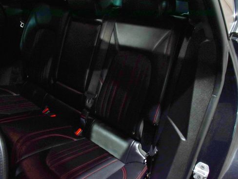 Used 2017 Maserati Levante Base image 38