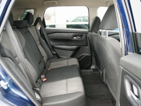 Used 2024 Nissan Rogue SV image 30