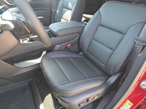 New 2026 Chevrolet Traverse LT w/ Driver Confidence Package AWD/4WD image 24