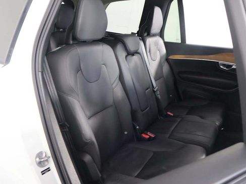 Used 2025 Volvo XC90 B5 Plus AWD/4WD image 38
