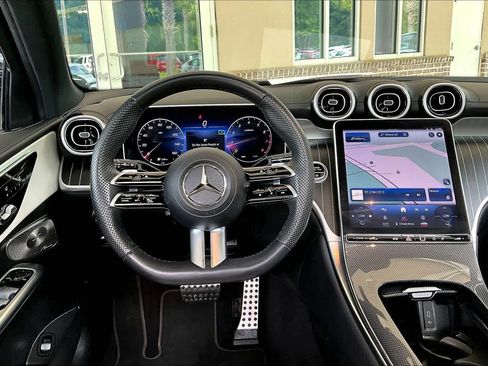 Used 2023 Mercedes-Benz GLC 300 image 6