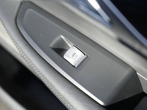 Used 2016 BMW 750i xDrive image 41