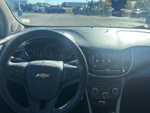 Used 2020 Chevrolet Trax LS w/ Tint and Cruise Package AWD/4WD image 8
