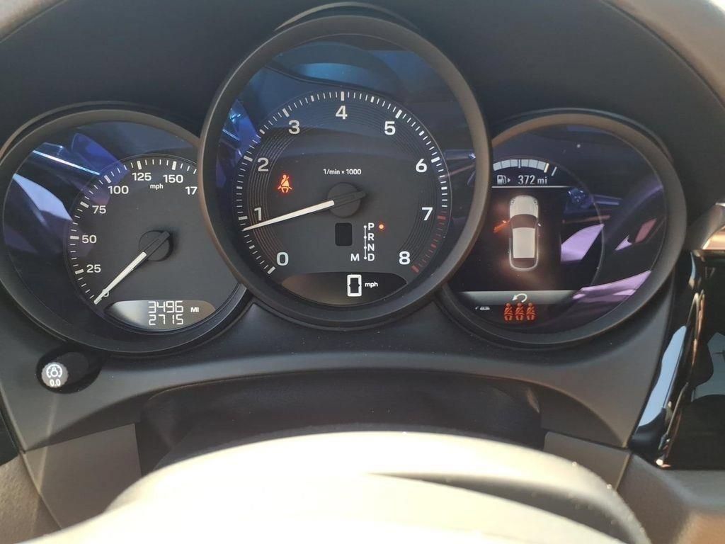 Used 2025 Porsche Macan AWD/4WD image 19