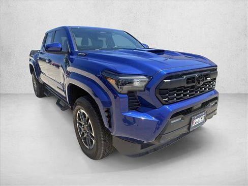 Used 2025 Toyota Tacoma TRD Sport AWD/4WD image 7
