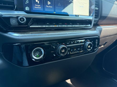 Used 2024 Chevrolet Silverado 1500 LT image 11