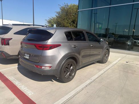 Used 2017 Kia Sportage LX FWD image 4