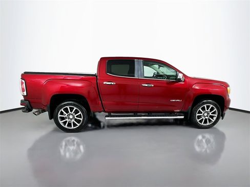 Used 2017 GMC Canyon Denali image 9