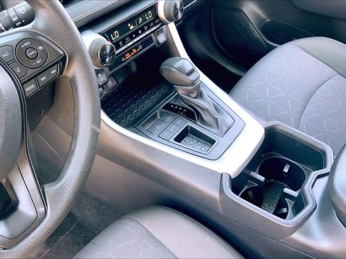 Used 2025 Toyota RAV4 XLE FWD image 16