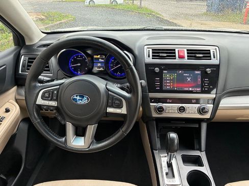 Used 2017 Subaru Legacy 2.5i Premium w/ Moonroof Package AWD/4WD image 12