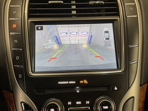 Used 2019 Lincoln Nautilus Select image 18