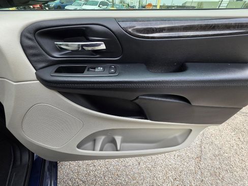 Used 2017 Dodge Grand Caravan SE w/ Power Window Group FWD image 26