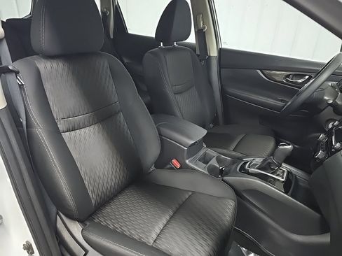 Used 2018 Nissan Rogue S image 14