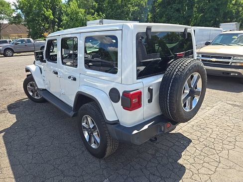 Used 2021 Jeep Wrangler Unlimited Sahara AWD/4WD image 6