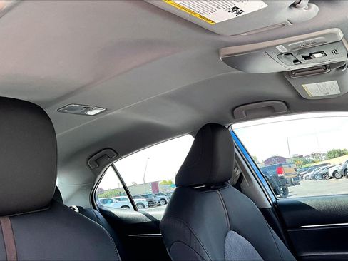 Used 2020 Toyota Camry LE FWD image 16