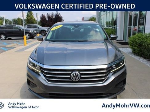 Used 2022 Volkswagen Passat 2.0T SE FWD image 2