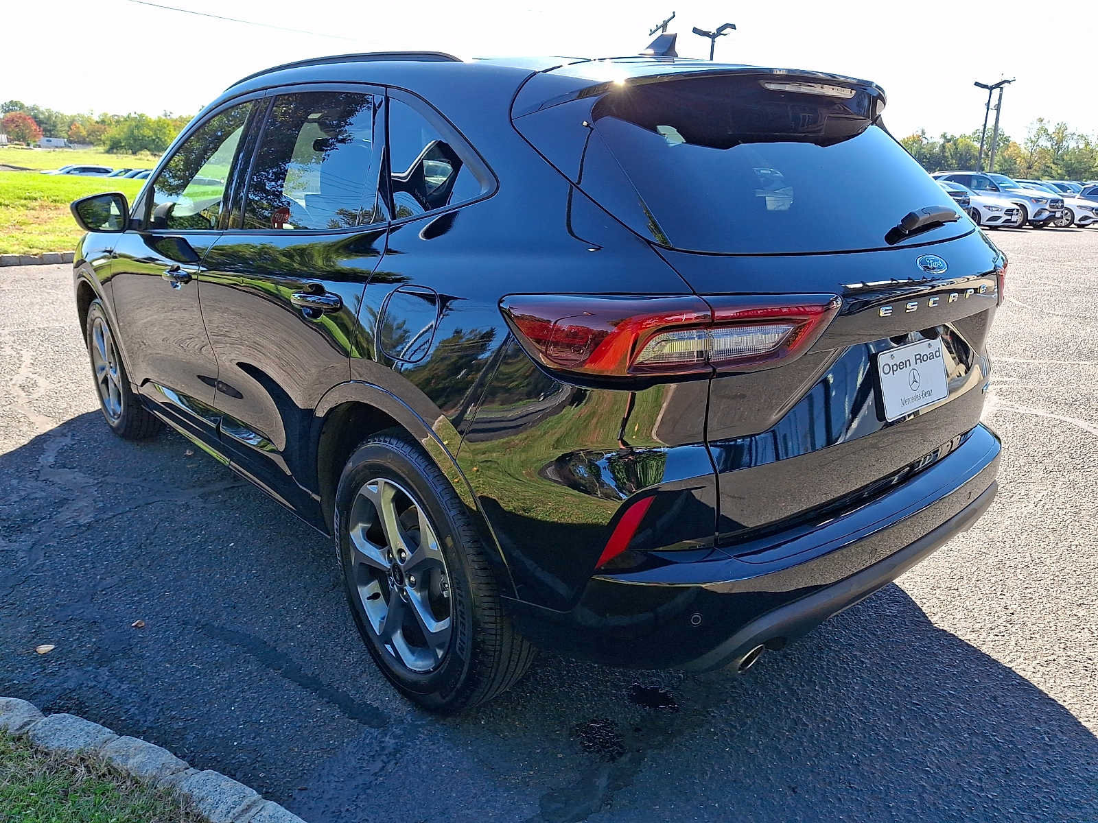 Used 2023 Ford Escape ST-Line w/ Tech Pack #1 AWD/4WD image 4