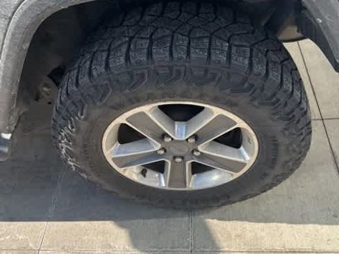 Used 2021 Jeep Wrangler Unlimited Sahara w/ Safety Group image 8