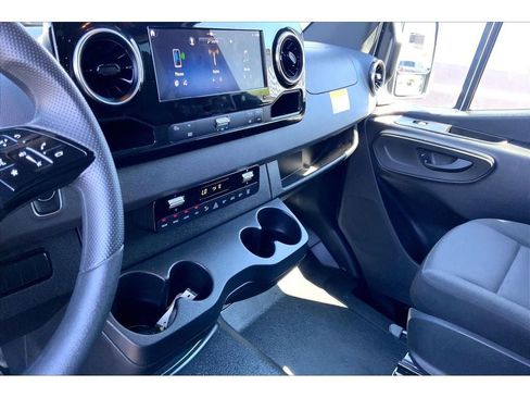 Used 2026 Mercedes-Benz Sprinter 2500 image 19