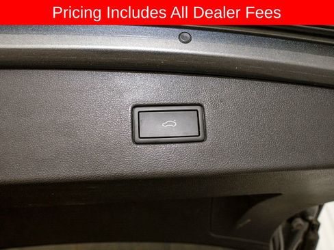 Used 2022 Volkswagen Tiguan SE R-Line FWD image 7