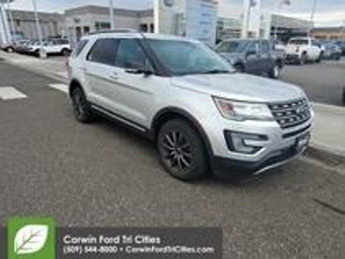 Used 2016 Ford Explorer XLT w/ Equipment Group 202A AWD/4WD image 1