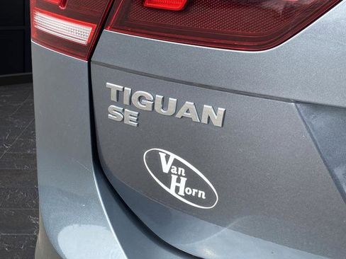 Used 2021 Volkswagen Tiguan SE image 29