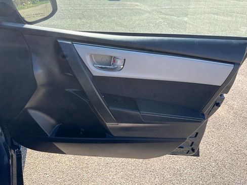 Used 2018 Toyota Corolla LE FWD image 31