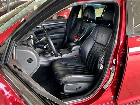Used 2014 Chrysler 300 S RWD image 18