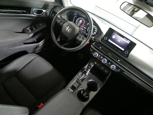 Used 2022 Honda Civic EX image 9
