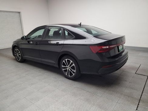 Used 2025 Volkswagen Jetta Sport image 3