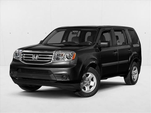 Used 2015 Honda Pilot LX image 1